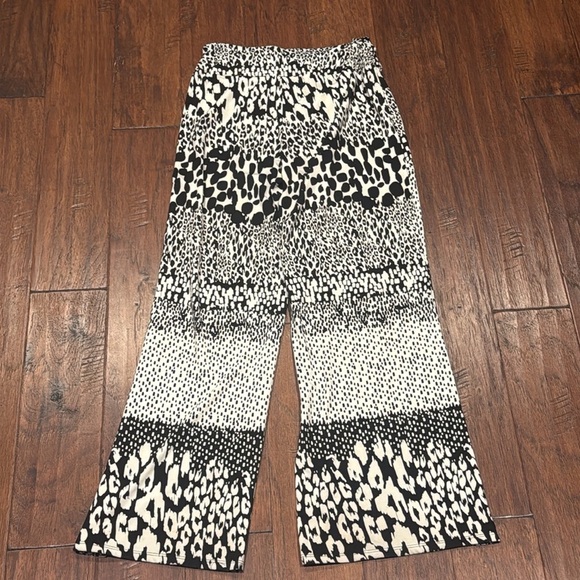 Small ROBERT LOUIS Chic Black and White Patterned Pants - Picture 2 of 11